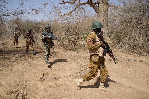 Combates contra terroristas causan 17 muertos en Burkina Faso